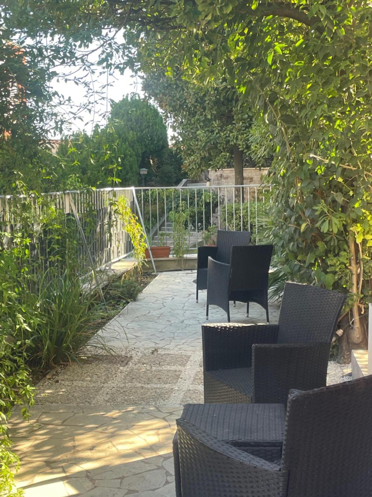 Chez Nous Apartment Rome Bagian luar foto